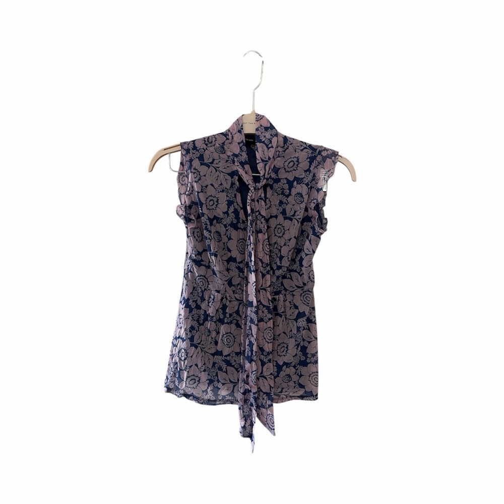 Floral mesh top‎ with necktie